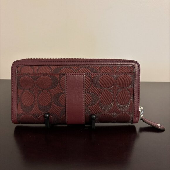 Coach Campbell Signature Burgundy Faux Buckle Accordion Zip Around Wallet - Picture 3 of 10